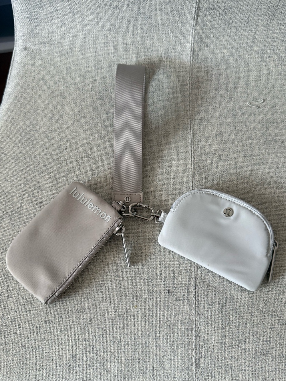 🍋LULULEMON - Dual pouch Wristlet - Picture 2 of 4